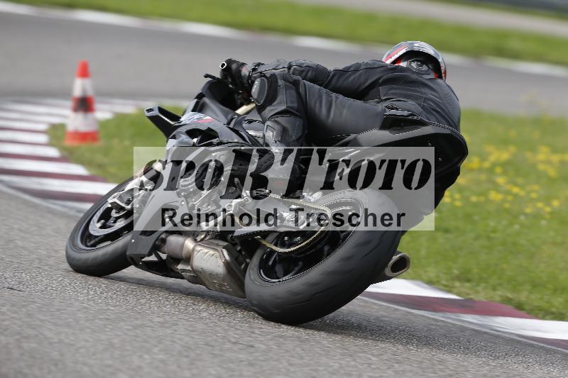 Archiv-2025/53 16.09.2025 Track Day Domi Aegerter ADR/Gruppe gruen/backside